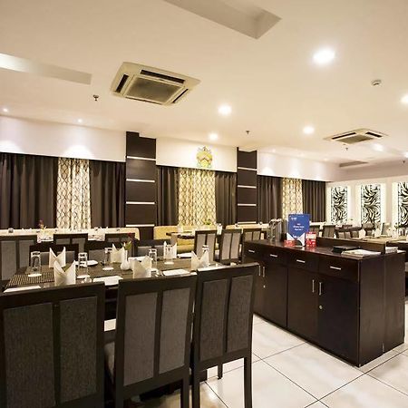 Oyo Rooms Near Cosmos Mall Siliguri Bagian luar foto