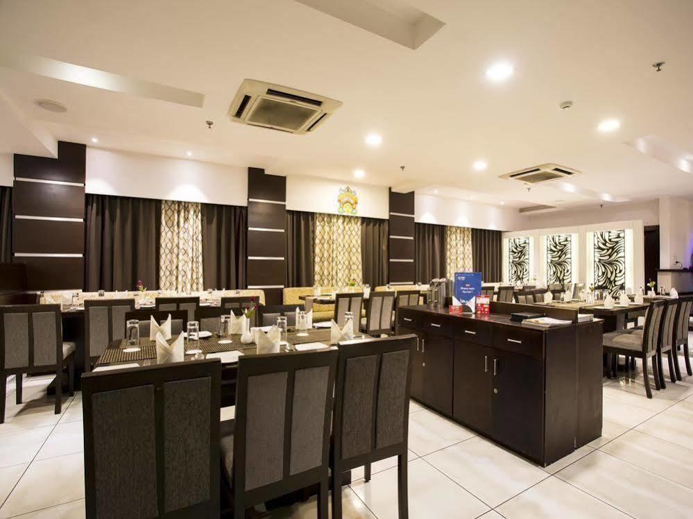Oyo Rooms Near Cosmos Mall Siliguri Bagian luar foto