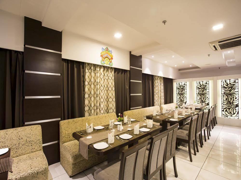 Oyo Rooms Near Cosmos Mall Siliguri Bagian luar foto
