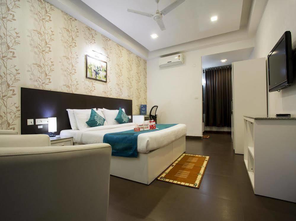 Oyo Rooms Near Cosmos Mall Siliguri Bagian luar foto