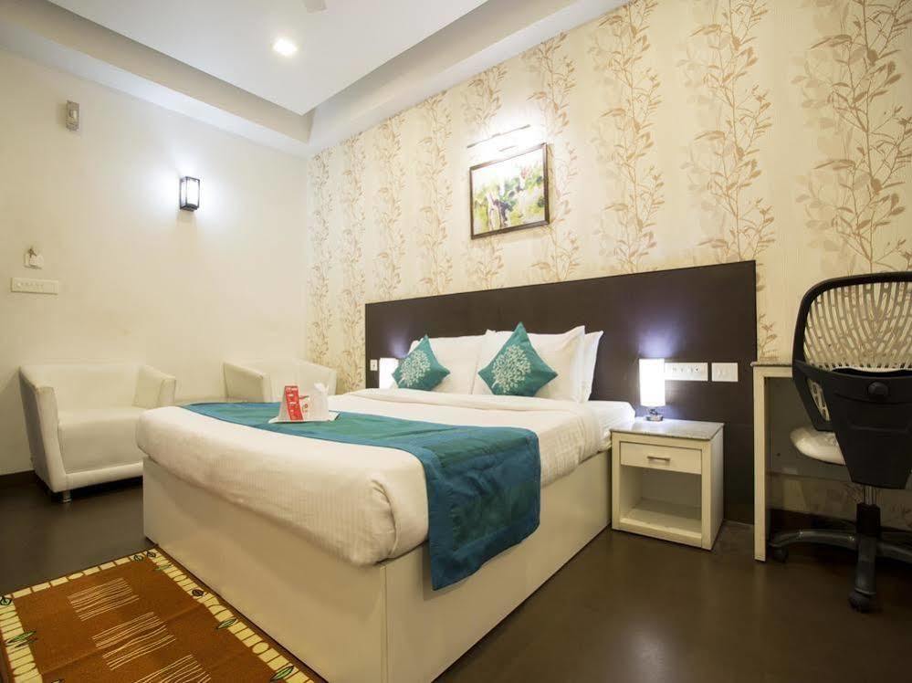 Oyo Rooms Near Cosmos Mall Siliguri Bagian luar foto