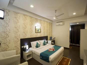 Oyo Rooms Near Cosmos Mall Siliguri Bagian luar foto